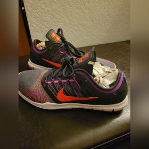 Women's Nike Training Sneakers (Size 7)